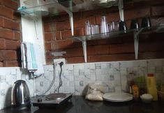 Lain-lain 6 Plastic Bottles House