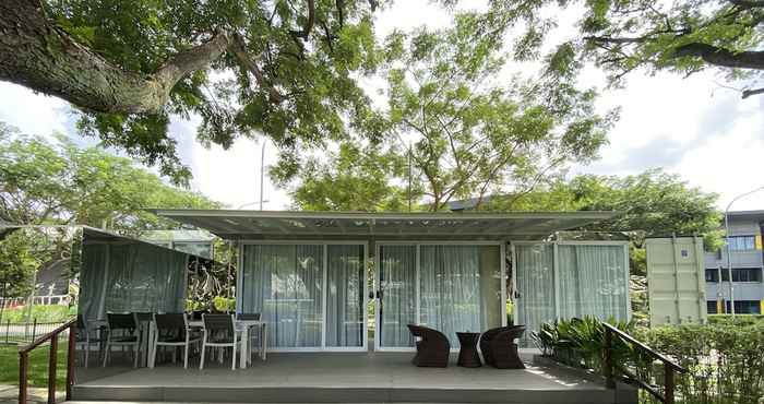 อื่นๆ Shipping Container Hotel @ One-North