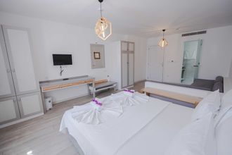 Others 4 White Orange