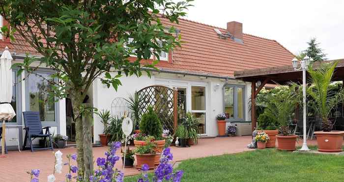 Lainnya Pretty Apartment in Am Salzhaff With Fireplace