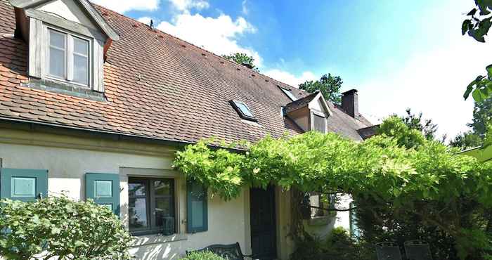 Lainnya Cosy Holiday Home With Gazebo on the Edge of the Forest