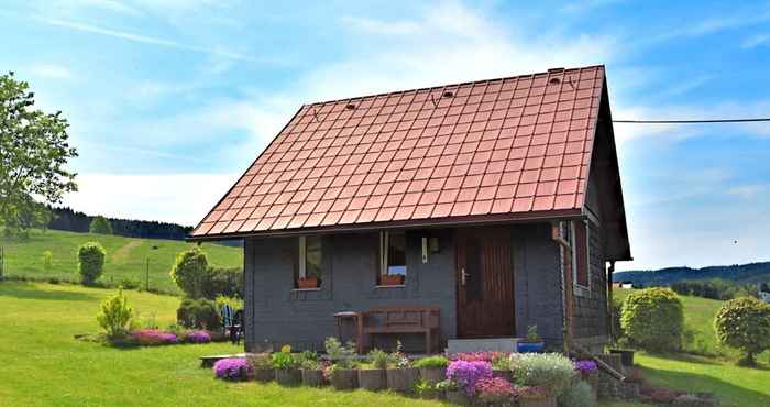 Lainnya Snug Holiday Home in Altenfeld With Private Terrace