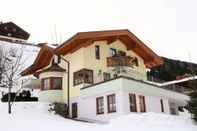 Lainnya Sunlit Apartment near Ski Area in Hüttschlag