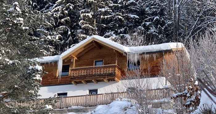 Others Attractive Holiday Home in Bruck an der Grossglocknerstrasse, Near the ski Lift