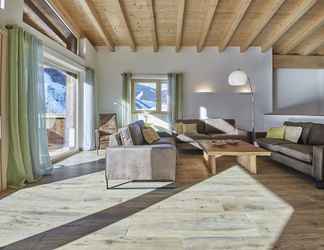 Others 2 Modern Chalet in Saalbach-hinterglemm With Sauna