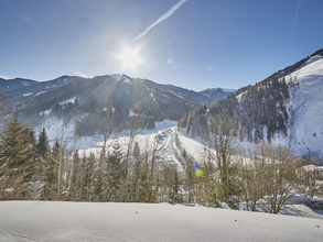 Others 4 Modern Chalet in Saalbach-hinterglemm With Sauna