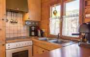 Lainnya 6 Charming Wooden Chalet With Balcony in Piesendorf/salzburger Land