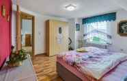 Lainnya 2 Cozy Apartment in Lichtenhain With Garden