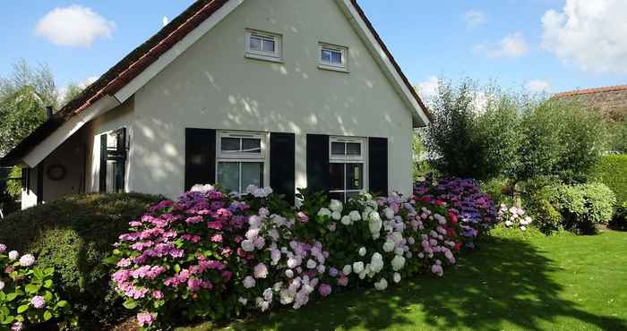 อื่นๆ Charming Holiday Home in Steendam With Sauna