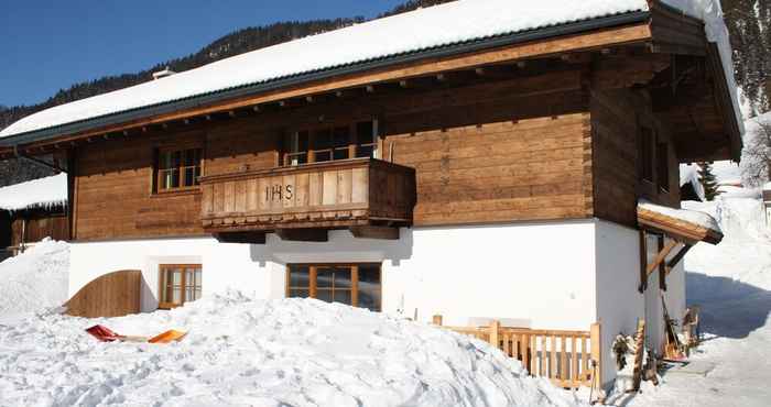 Others Beautiful Holiday Apartment in Leogang With Sauna