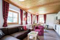 Lainnya Luxurious Apartment in Saalbach-hinterglemm With Terrace