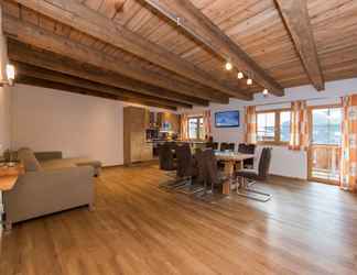 Others 2 Large Apartment in Kaprun Directly on the ski Slopes