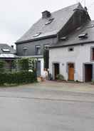 Imej utama Pretty Cottage with 2 Bathrooms near Neufchateau