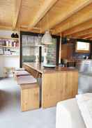 Tempat makan Comfortable Chalet in La Tzoumaz With Sauna