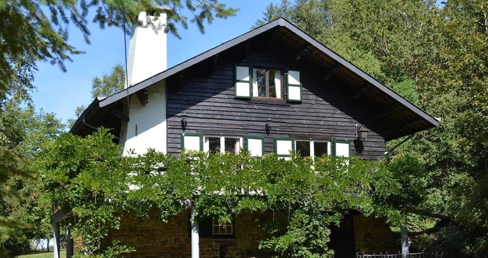 Others Luxury Pet Friendly Chalet in Bièvre near Forest