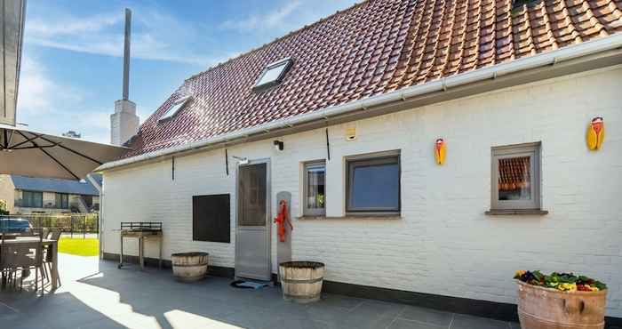 Others Beautiful Farmhouse in Beveren-aan-den-ijzer With Terrace