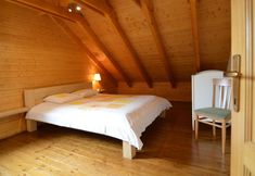 Others 4 Affluent Chalet in Septon with Whirlpool, Sauna, Hot Tub