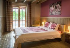 Others 6 Affluent Chalet in Septon with Whirlpool, Sauna, Hot Tub