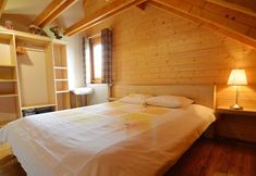 Others 7 Affluent Chalet in Septon with Whirlpool, Sauna, Hot Tub