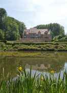 Imej utama Luxurious Country House in Flemish Ardennes With 2 Ponds