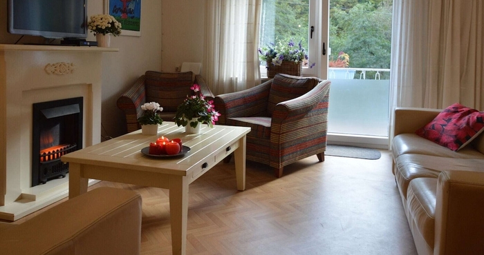 Lainnya Comfy Holiday Home in Veldenz With Parking