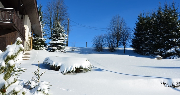 Others Spacious Cottage in the Giant Mountains, Near the Ski Slopes