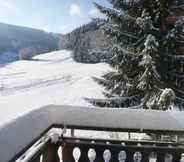 Others 4 Exclusive Group House in Winterberg With Common Room, bar and Large Kitchen
