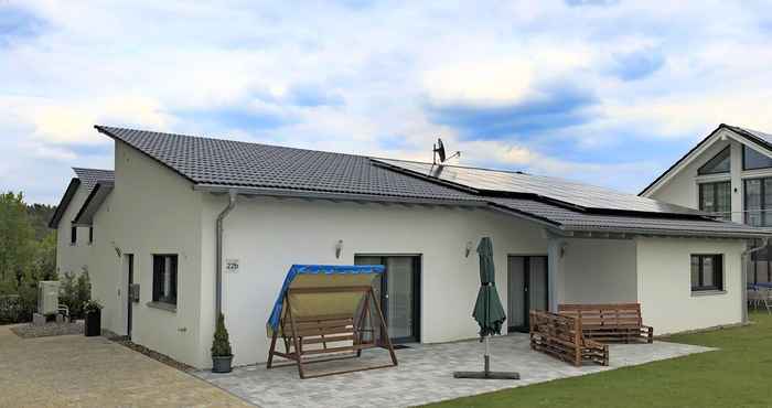 Lainnya Holiday Home with Garden & Terrace in Bodenwöhr near Hammersee