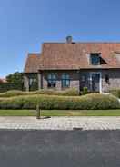 Imej utama Tasteful Mansion in Lichtervelde with Hot Tub