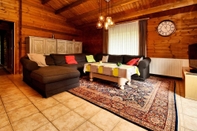 Lainnya Cozy Chalet in Ardennes With Fenced Garden & Covered Terrace