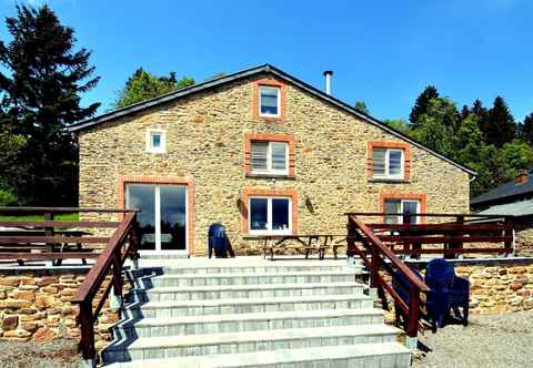 Others Detached, Characteristic Holiday Farmhouse With Spacious Terrace in the Ardennes