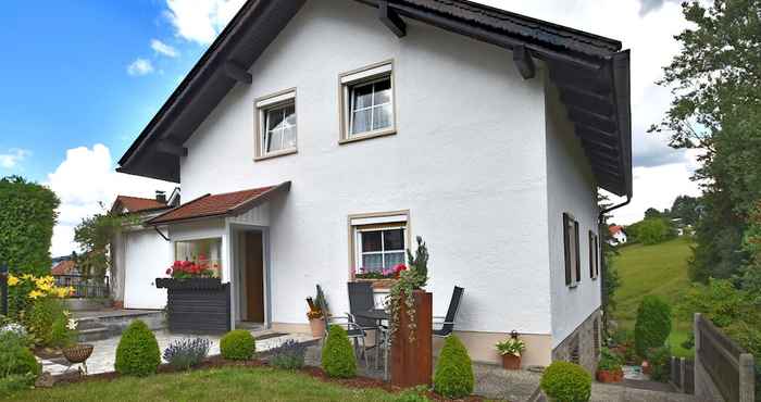 Lainnya Cozy Holiday Home in Schiefweg With Garden