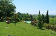 Lainnya 2 Holiday Home in Vinci With Swimming Pool,garden,bbq, Heating