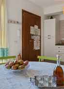 Private kitchen บ้านพักตากอากาศทันสมัยในโบซา ซาร์ดีนี ใกล้ทะเล