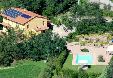 Others Sunlit Home With Pool