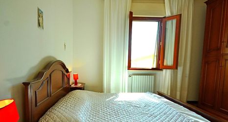 Others 2 Sunlit Home With Pool