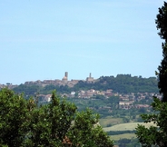 Lain-lain 6 Organic Farmhouse Complex With Swimming Pool and Splendid Views