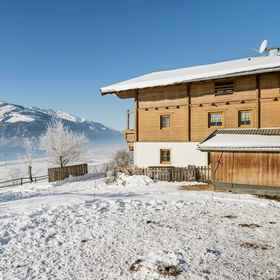 Primary image 1 Warm Apartment in Uttendorf Salzburg near Ski Area, Apartemen Weissbach bei Lofer