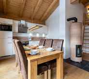 Lain-lain 2 Quaint Chalet in Wald im Pinzgau with Garden near Ski Slopes