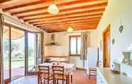 อื่นๆ 5 Modern Apartment in a Farmhouse in Suvereto With a Veranda