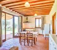 Others 5 Modern Apartment in a Farmhouse in Suvereto With a Veranda