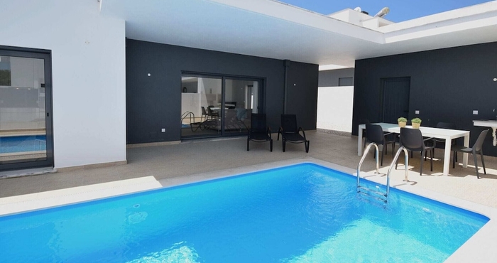 Lain-lain Modern Villa With Private Pool, Near the Beautiful Beach of Foz de Arelho