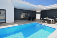 Others Modern Villa With Private Pool, Near the Beautiful Beach of Foz de Arelho