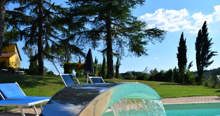 Lainnya Farmhouse in Vinci With Swimming Pool, Terrace, Garden, BBQ