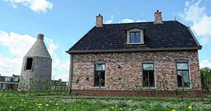 Khác Heritage Holiday Home in Zoutkamp With Garden