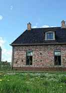 Imej utama Heritage Holiday Home in Zoutkamp With Garden