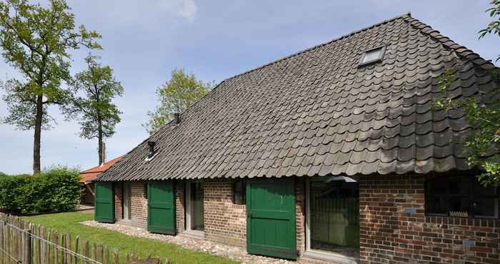 Lain-lain Stylish Farmhouse in Nieuwleusen With Private Garden and Sauna