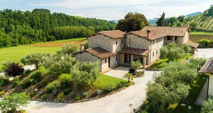 Others Farmhouse in Perugia with Hot Tub, Swimming Pool, Garden, BBQ