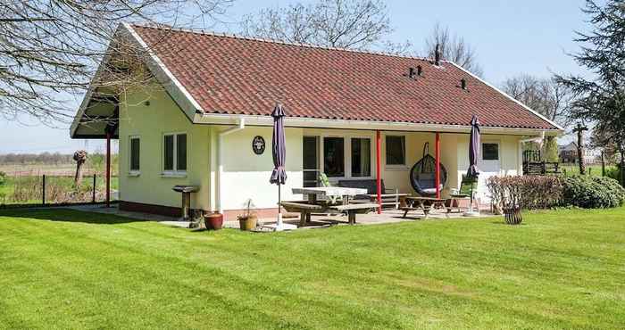 Others Detached House With Large Enclosed Garden, Playground Equipment and Covered Terrace