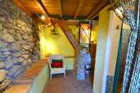 Lain-lain Holiday Home with Views and Fireplace in Bagni di Lucca near Lake